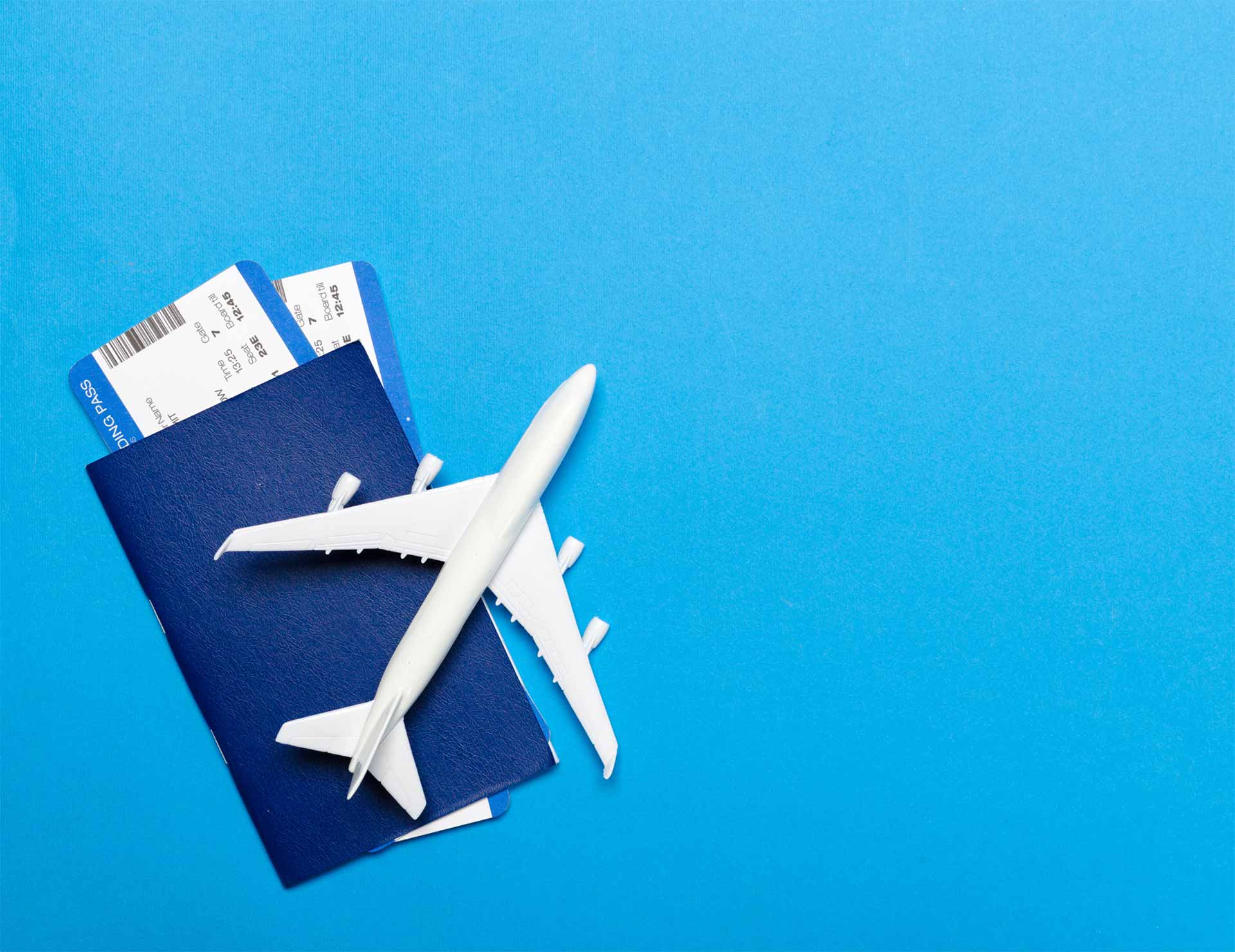 7 Essential Travel Items I Never Leave Home Without